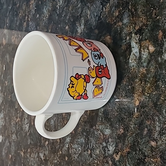 Pac-Man Coffee Mug - Picture 1 of 1